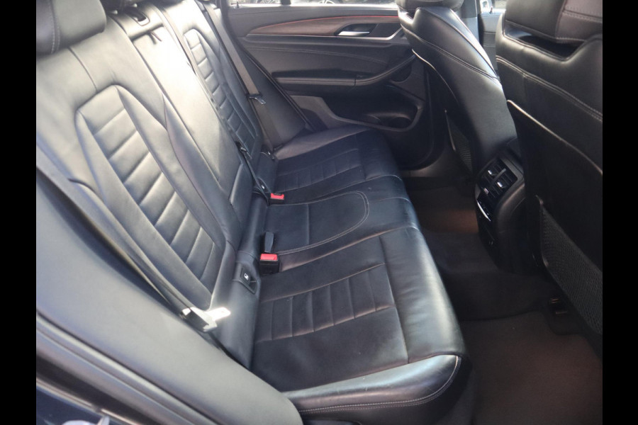 BMW X4 xDrive30i High Executive M Sport Pakket Automaat / Navigatie Professional / Panoramadak / Head-Up Display / Driving Assistant Plus / Innovation Pakket / Leder / M Sportremsysteem / Adaptief Onderstel / 20 Inch