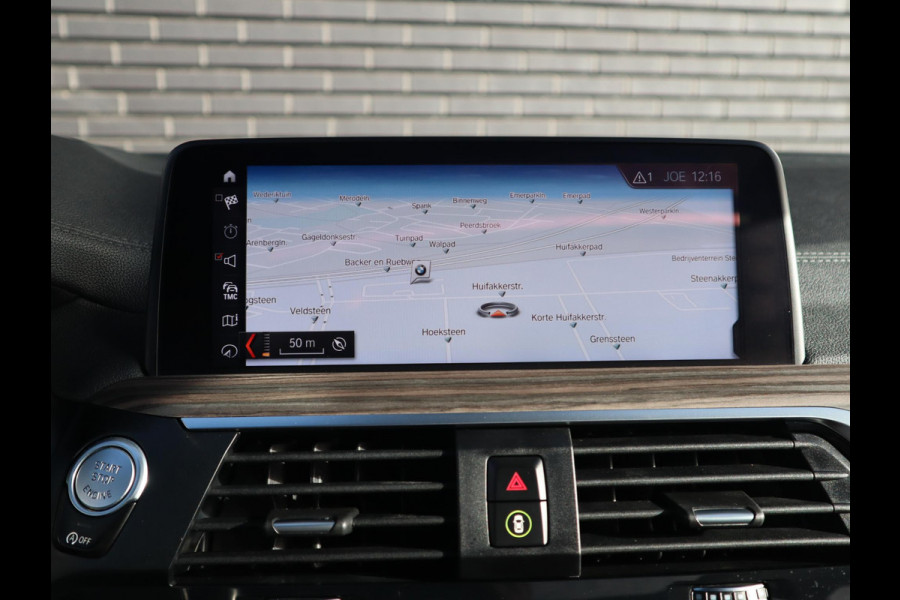 BMW X4 xDrive30i High Executive M Sport Pakket Automaat / Navigatie Professional / Panoramadak / Head-Up Display / Driving Assistant Plus / Innovation Pakket / Leder / M Sportremsysteem / Adaptief Onderstel / 20 Inch