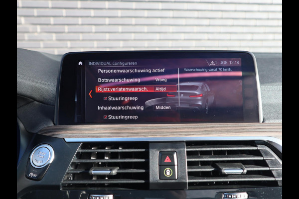 BMW X4 xDrive30i High Executive M Sport Pakket Automaat / Navigatie Professional / Panoramadak / Head-Up Display / Driving Assistant Plus / Innovation Pakket / Leder / M Sportremsysteem / Adaptief Onderstel / 20 Inch