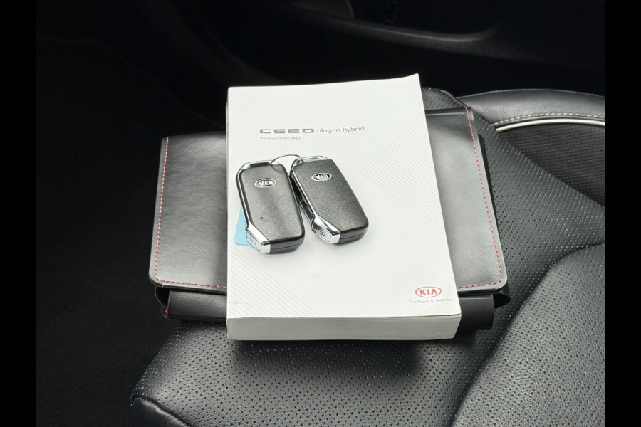 Kia Xceed BWJ 2021 | 1.6 GDi PHEV 141PK ExecutiveLine | TREKHAAK | PANO | LEER | 18'' LMV | CAMERA | STOELVERW | ACHTERBANK VERW | CARPLAY |