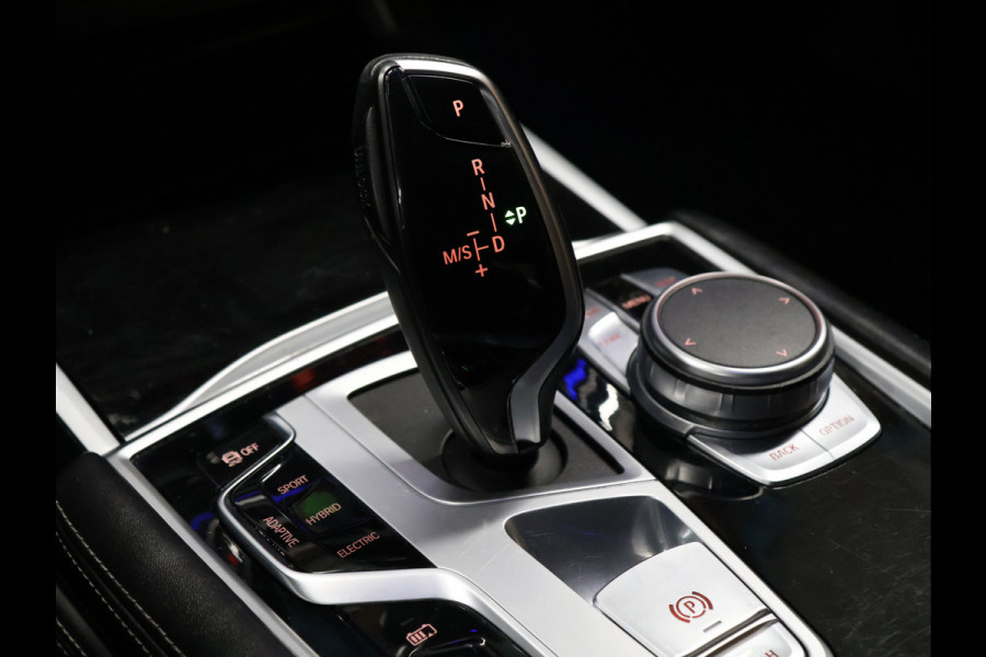 BMW 7 Serie 745e High Executive M Sport [SCHUIFKANTELDAK, HARMAN/KARDON, APPLE CARPLAY, ANDROID, ELEKTRISCH VERSTELBARE STOELEN V+A, STOELMASSAGE V+A, LUCHTVERING, 360 CAMERA, HEAD-UP, STUURVERWARMING, STOELVERWARMING, NIEUWSTAAT]