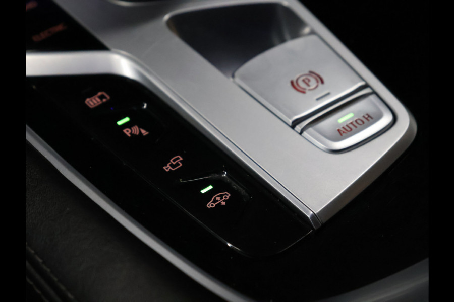 BMW 7 Serie 745e High Executive M Sport [SCHUIFKANTELDAK, HARMAN/KARDON, APPLE CARPLAY, ANDROID, ELEKTRISCH VERSTELBARE STOELEN V+A, STOELMASSAGE V+A, LUCHTVERING, 360 CAMERA, HEAD-UP, STUURVERWARMING, STOELVERWARMING, NIEUWSTAAT]