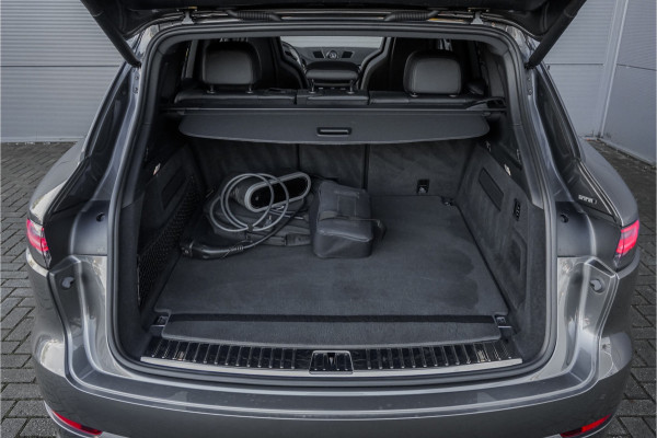 Porsche Cayenne 3.0 E-Hybrid Sport Design & Chrono Pano 360° Bose Matrix