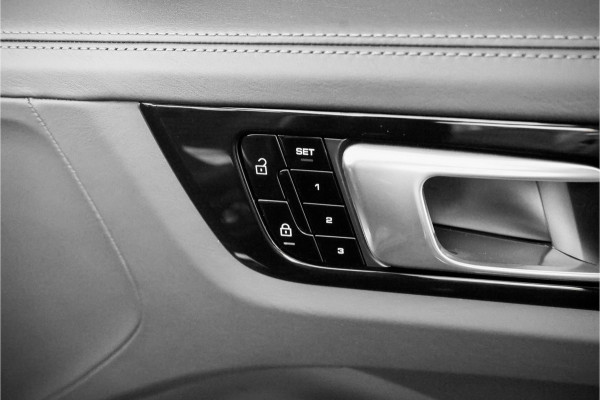 Porsche Cayenne 3.0 E-Hybrid Sport Design & Chrono Pano 360° Bose Matrix