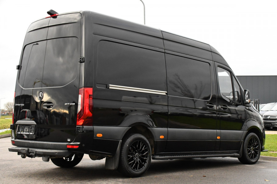 Mercedes-Benz Sprinter 317 1.9 CDI L2H2 RWD AMG Black Edition FACELIFT! Camera, Cruise, Carplay, LED, Multimedia, 170pk, NAVI, Automaat, Uniek!