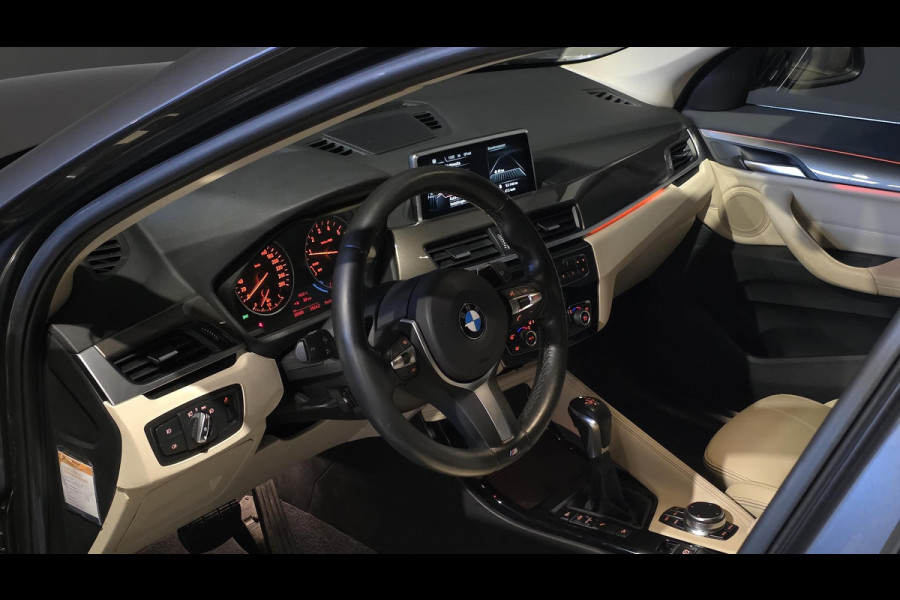 BMW X1 xDrive20i Executive | Panorama | Hud | Sfeer | Camera