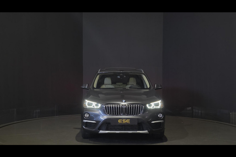 BMW X1 xDrive20i Executive | Panorama | Hud | Sfeer | Camera