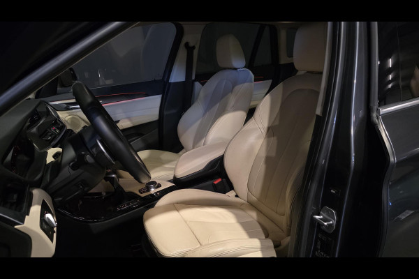 BMW X1 xDrive20i Executive | Panorama | Hud | Sfeer | Camera
