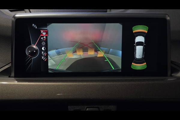 BMW X1 xDrive20i Executive | Panorama | Hud | Sfeer | Camera