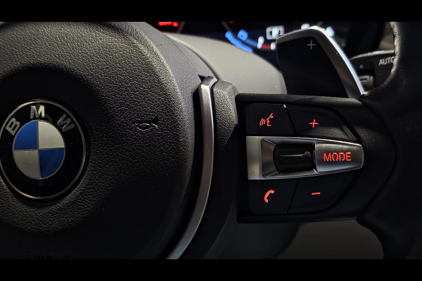 BMW X1 xDrive20i Executive | Panorama | Hud | Sfeer | Camera