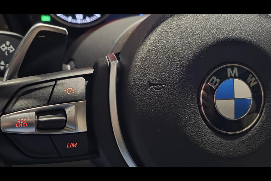 BMW X1 xDrive20i Executive | Panorama | Hud | Sfeer | Camera