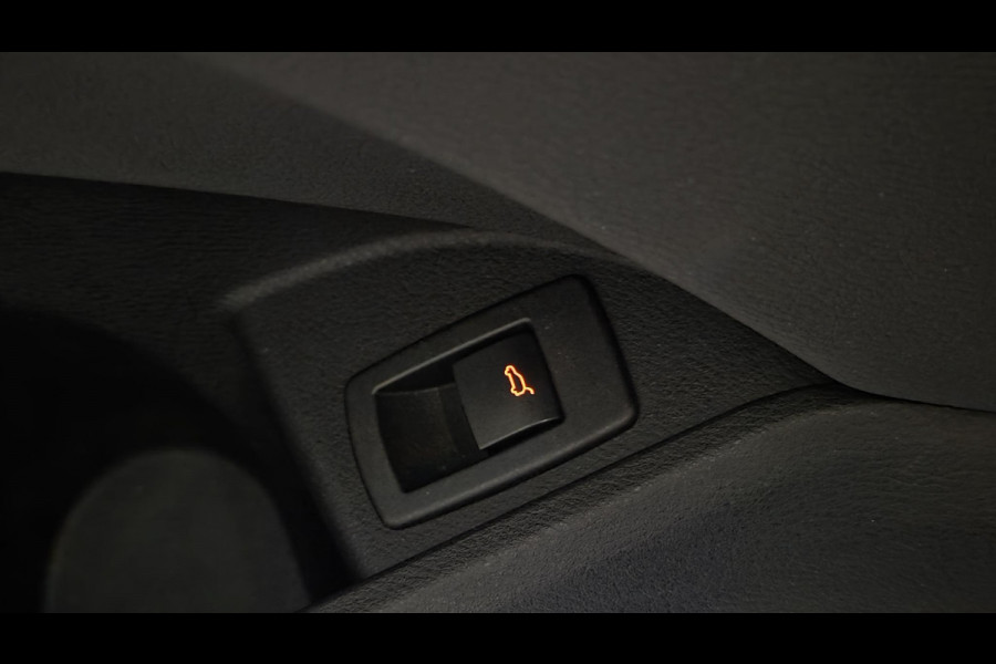 BMW X1 xDrive20i Executive | Panorama | Hud | Sfeer | Camera