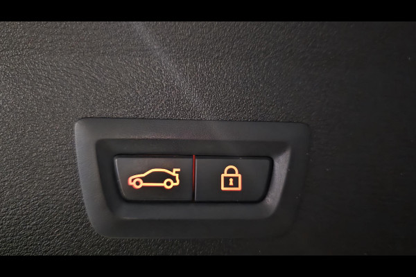 BMW X1 xDrive20i Executive | Panorama | Hud | Sfeer | Camera