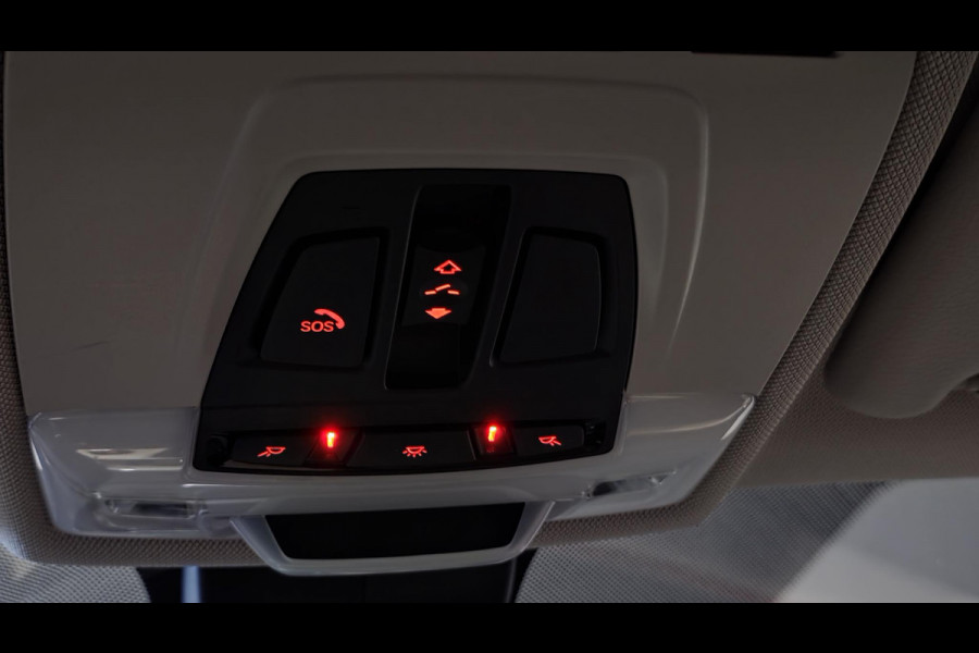 BMW X1 xDrive20i Executive | Panorama | Hud | Sfeer | Camera