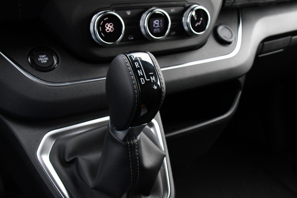 Renault Trafic 2.0 170 T29 L2H1 Extra DC Limited Edition Facelift! 3 x Leverbaar, Virtual, Cruise, Carplay, Stoelverwarming, Clima, Automaat, LED, 170PK, 2 x Schuifdeur, Uniek!