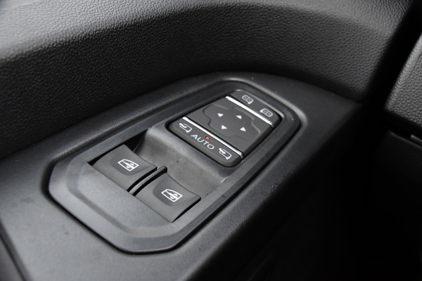 Renault Trafic 2.0 170 T29 L2H1 Extra DC Limited Edition Facelift! 3 x Leverbaar, Virtual, Cruise, Carplay, Stoelverwarming, Clima, Automaat, LED, 170PK, 2 x Schuifdeur, Uniek!