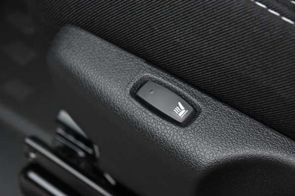 Renault Trafic 2.0 170 T29 L2H1 Extra DC Limited Edition Facelift! 3 x Leverbaar, Virtual, Cruise, Carplay, Stoelverwarming, Clima, Automaat, LED, 170PK, 2 x Schuifdeur, Uniek!