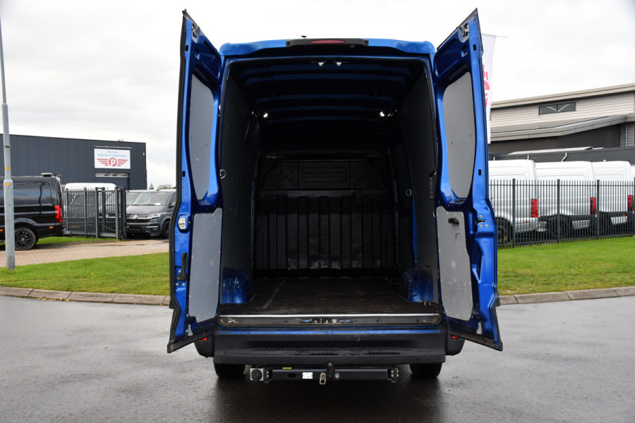 Iveco Daily 35C14V 2.3 352 H2 PB Edition Adaptieve Cruise, 3500kg Trekhaak, Camera, Carplay, Automaat, LED, Multimedia, NAVI, Uniek!