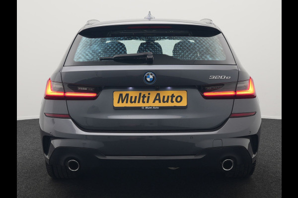 BMW 3 Serie Touring 320e M Sport Plug In Hybrid 204pk Dealer O.H. PHEV | Trekhaak Af Fabriek | Panodak | Camera | Adaptief Onderstel | 19"L.M | Alcantara Sportstoelen Memory & Verwarmd | Sfeerverlichting | Apple Carplay | Keyless | Navigatie | DAB |