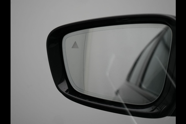 BMW 3 Serie Touring 320e M Sport Plug In Hybrid 204pk Dealer O.H. PHEV | Trekhaak Af Fabriek | Panodak | Camera | Adaptief Onderstel | 19"L.M | Alcantara Sportstoelen Memory & Verwarmd | Sfeerverlichting | Apple Carplay | Keyless | Navigatie | DAB |