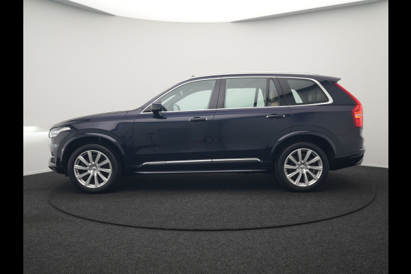 Volvo XC90 T8 Twin Engine AWD Inscription 7 Persoons Plug In Hybrid 394pk Dealer O.H. PHEV | Panodak | Adaptive Cruise | 360 Camera | Harman & Kardon | Lederen Sportstoelen Memory & Verwarmd | Apple Carplay | Virtual | Keyless | Blis | Navigatie | DAB |