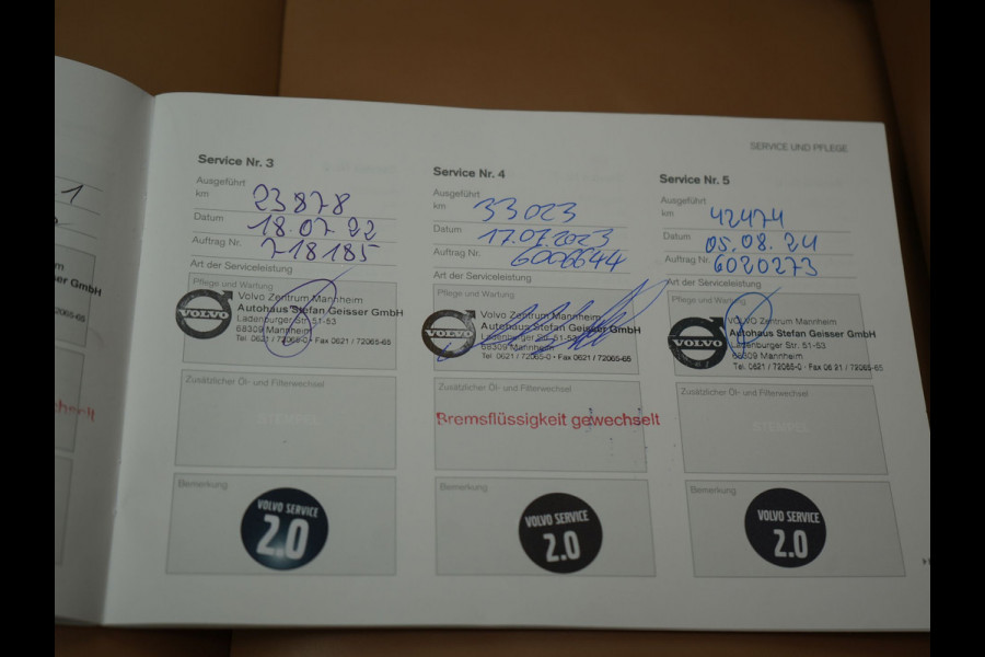 Volvo XC90 T8 Twin Engine AWD Inscription 7 Persoons Plug In Hybrid 394pk Dealer O.H. PHEV | Panodak | Adaptive Cruise | 360 Camera | Harman & Kardon | Lederen Sportstoelen Memory & Verwarmd | Apple Carplay | Virtual | Keyless | Blis | Navigatie | DAB |