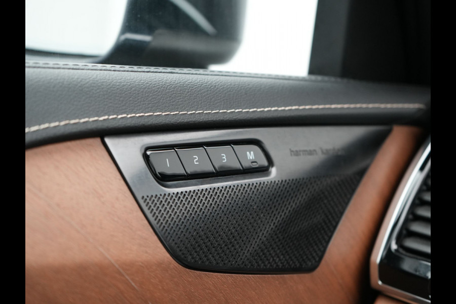 Volvo XC90 T8 Twin Engine AWD Inscription 7 Persoons Plug In Hybrid 394pk Dealer O.H. PHEV | Panodak | Adaptive Cruise | 360 Camera | Harman & Kardon | Lederen Sportstoelen Memory & Verwarmd | Apple Carplay | Virtual | Keyless | Blis | Navigatie | DAB |
