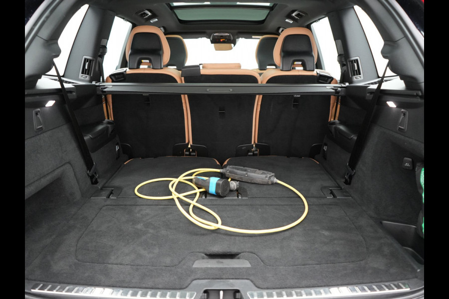 Volvo XC90 T8 Twin Engine AWD Inscription 7 Persoons Plug In Hybrid 394pk Dealer O.H. PHEV | Panodak | Adaptive Cruise | 360 Camera | Harman & Kardon | Lederen Sportstoelen Memory & Verwarmd | Apple Carplay | Virtual | Keyless | Blis | Navigatie | DAB |