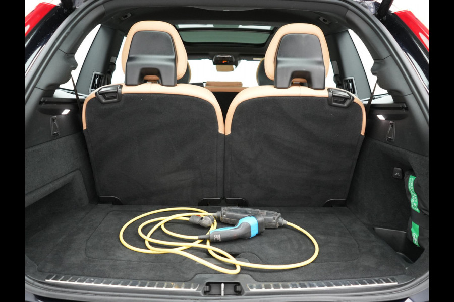 Volvo XC90 T8 Twin Engine AWD Inscription 7 Persoons Plug In Hybrid 394pk Dealer O.H. PHEV | Panodak | Adaptive Cruise | 360 Camera | Harman & Kardon | Lederen Sportstoelen Memory & Verwarmd | Apple Carplay | Virtual | Keyless | Blis | Navigatie | DAB |