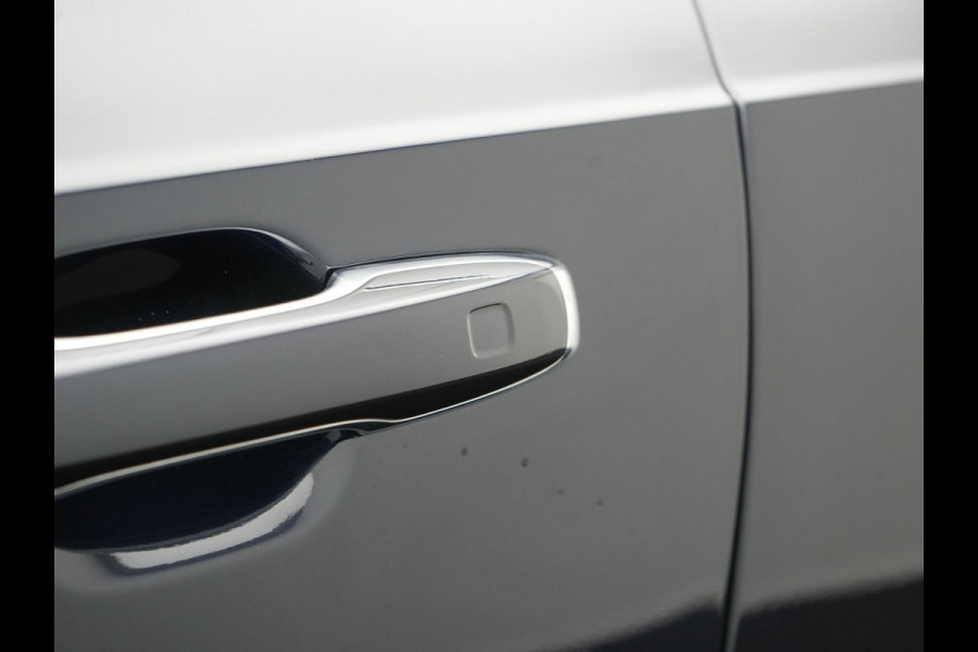 Volvo XC90 T8 Twin Engine AWD Inscription 7 Persoons Plug In Hybrid 394pk Dealer O.H. PHEV | Panodak | Adaptive Cruise | 360 Camera | Harman & Kardon | Lederen Sportstoelen Memory & Verwarmd | Apple Carplay | Virtual | Keyless | Blis | Navigatie | DAB |