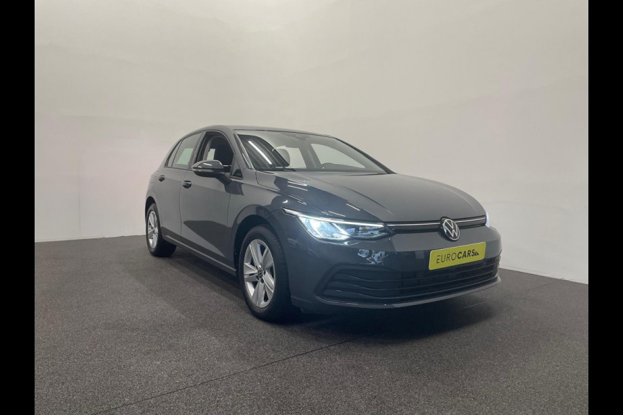 Volkswagen Golf 1.0 eTSI DSG Life Navigatie Apple Carplay/Android Auto Parkeersensoren Adaptive Cruise Control Sfeerverlichting Virtual Cockpit Climate Control Lichtmetalen velgen