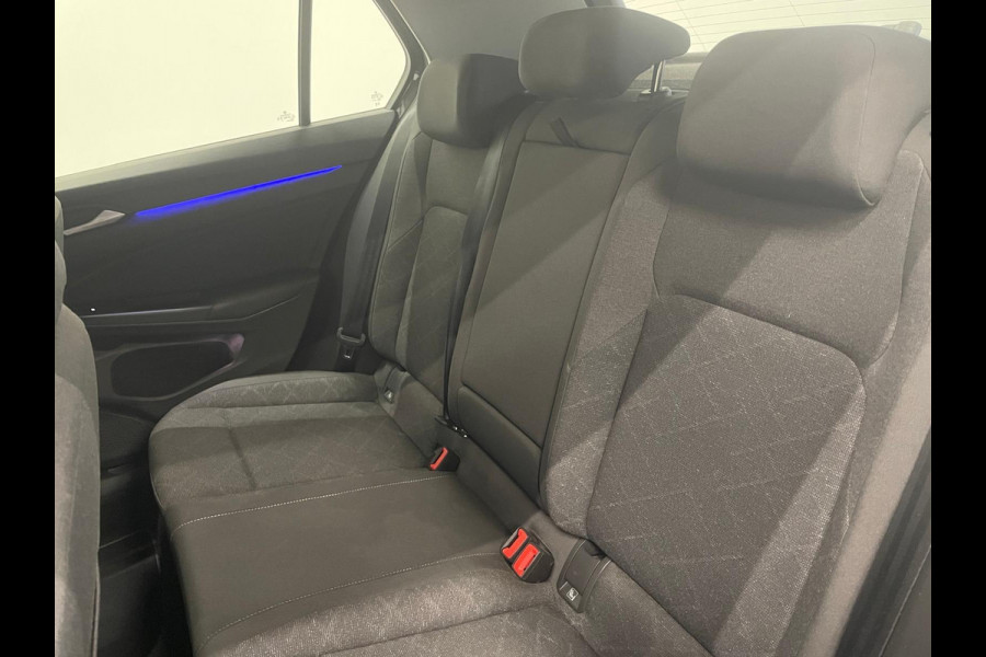 Volkswagen Golf 1.0 eTSI DSG Life Navigatie Apple Carplay/Android Auto Parkeersensoren Adaptive Cruise Control Sfeerverlichting Virtual Cockpit Climate Control Lichtmetalen velgen