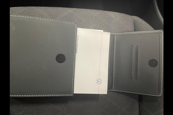 Volkswagen Golf 1.0 eTSI DSG Life Navigatie Apple Carplay/Android Auto Parkeersensoren Adaptive Cruise Control Sfeerverlichting Virtual Cockpit Climate Control Lichtmetalen velgen