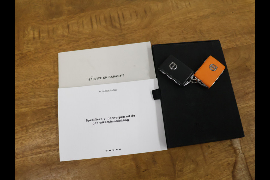 Volvo XC90 2.0 T8 Recharge AWD Inscription Exclusive [7-ZITS, LUCHTVERING FOUR-C, SCHUIFKANTELDAK, TREKHAAK INKLAPBAAR, MEMORY SEATS, APPLE CARPLAY, ANDROID, HARMAN/KARDON, HEAD-UP, 360 CAMERA, STUURVERWARMING, STOELVERWARMING, STOELVENTILATIE,