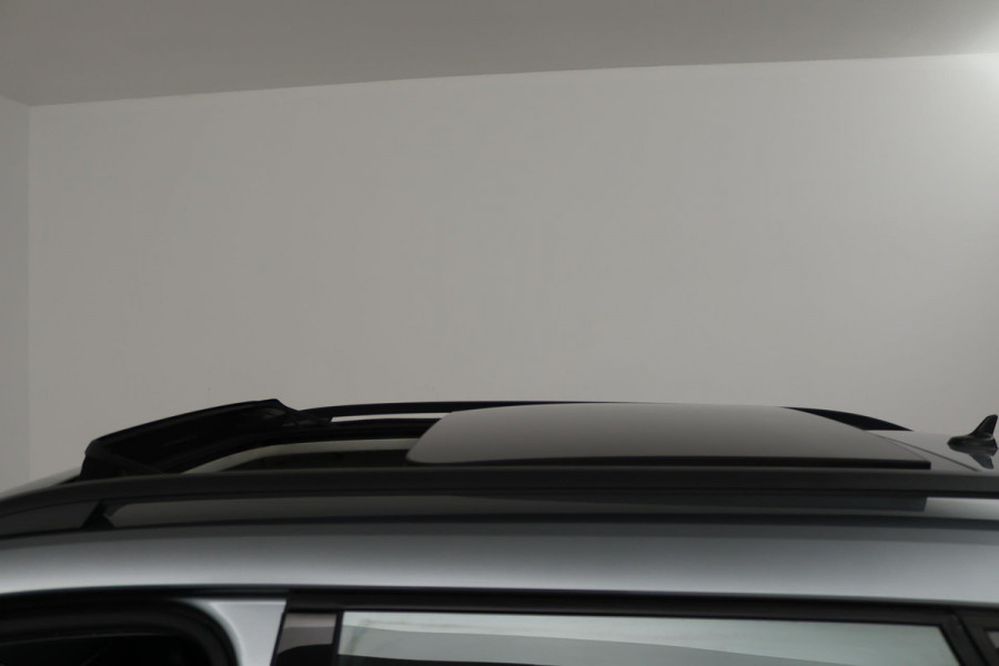 Škoda Karoq 1.0 TSI Ambition Business (PANORAMADAK, TREKHAAK, NAVIGATIE CARPLAY, AUTOMAAT)