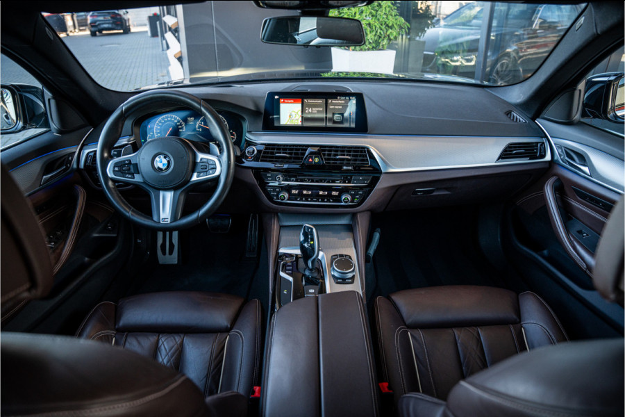 BMW 5 Serie Touring 520i High Executive - M Sport | Panorama | Memory | HUD | Virtual