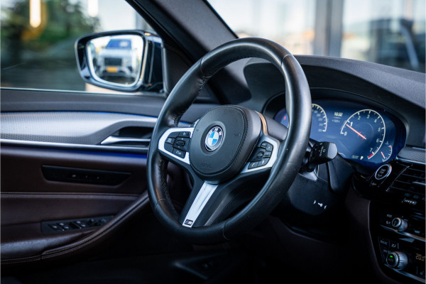 BMW 5 Serie Touring 520i High Executive - M Sport | Panorama | Memory | HUD | Virtual