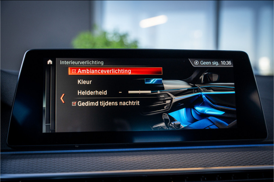 BMW 5 Serie Touring 520i High Executive - M Sport | Panorama | Memory | HUD | Virtual