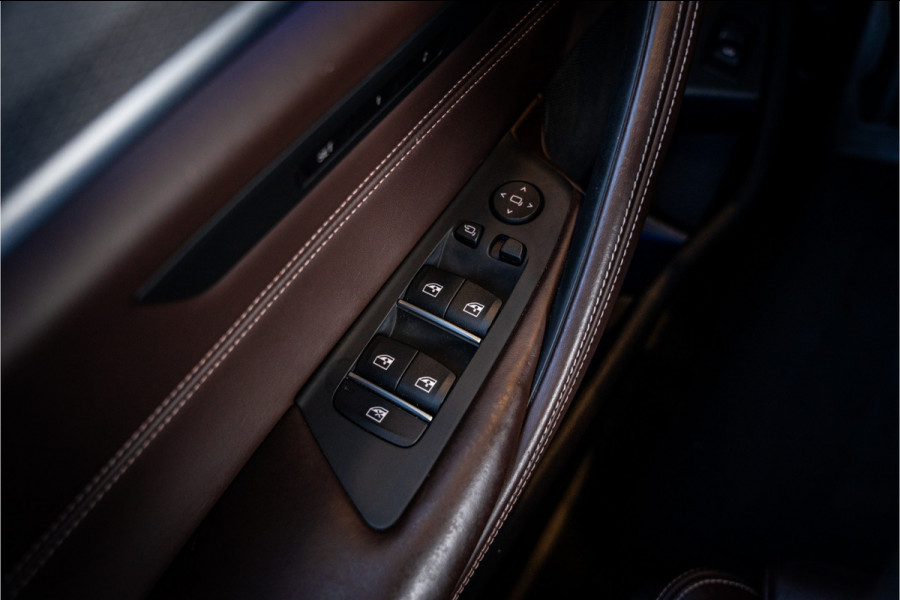 BMW 5 Serie Touring 520i High Executive - M Sport | Panorama | Memory | HUD | Virtual