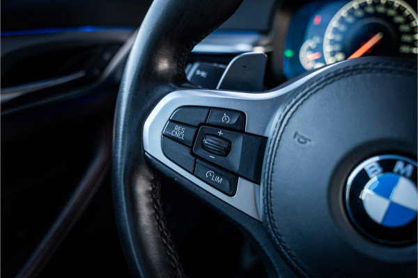 BMW 5 Serie Touring 520i High Executive - M Sport | Panorama | Memory | HUD | Virtual