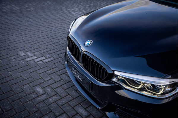 BMW 5 Serie Touring 520i High Executive - M Sport | Panorama | Memory | HUD | Virtual
