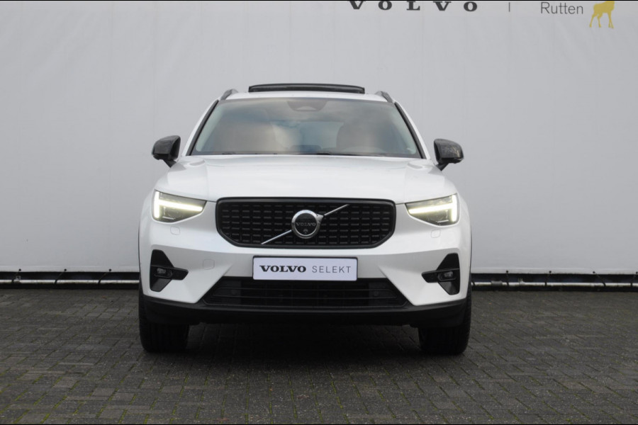 Volvo XC40 211PK Automaat B4 Ultimate Dark / Adaptieve cruise control / BLIS / Pixel LED / 20” velgen / Leder interieur / Stoel en stuurwielverwarming / 360 camera / Elektrische stoelen / Panoramadak