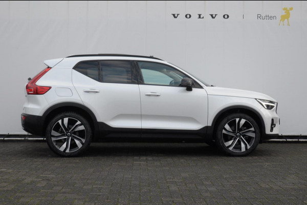 Volvo XC40 211PK Automaat B4 Ultimate Dark / Adaptieve cruise control / BLIS / Pixel LED / 20” velgen / Leder interieur / Stoel en stuurwielverwarming / 360 camera / Elektrische stoelen / Panoramadak