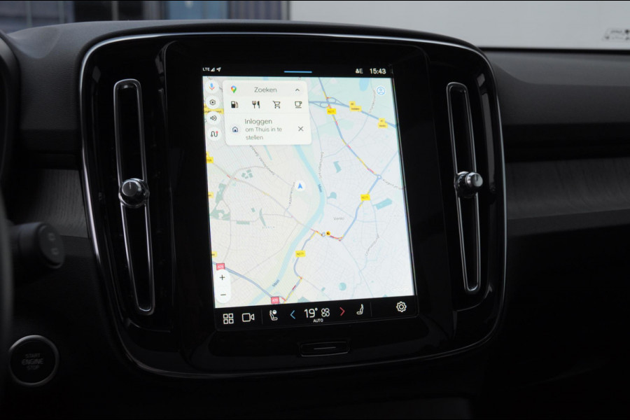 Volvo XC40 211PK Automaat B4 Ultimate Dark / Adaptieve cruise control / BLIS / Pixel LED / 20” velgen / Leder interieur / Stoel en stuurwielverwarming / 360 camera / Elektrische stoelen / Panoramadak