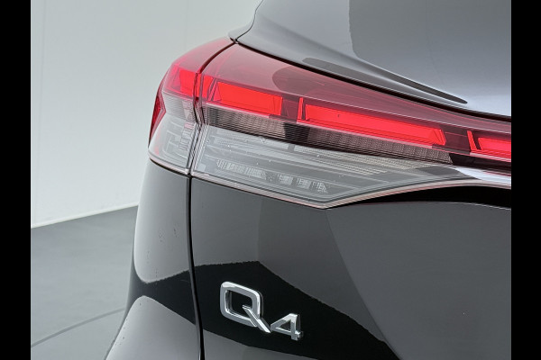 Audi Q4 e-tron L.E. Advanced Plus Pano-dak-Schuifdak Adap.Cruise W-pomp Navi-Plus Sportst.+Verwarmd PDC-a+v Matrix Led Camera Lmv 19" Elek.Achterklep Virtual Cockpit E-Call Bordherkenning Audi Connect +Phone-Box Keyless-Go A-Licht-Dynamisch S.O.H. 92% 1e Eigenaar Origineel Nederlandse Auto €56.174,- Nieuwprijs