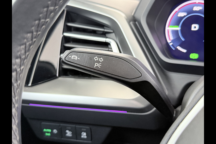 Audi Q4 e-tron L.E. Advanced Plus Pano-dak-Schuifdak Adap.Cruise W-pomp Navi-Plus Sportst.+Verwarmd PDC-a+v Matrix Led Camera Lmv 19" Elek.Achterklep Virtual Cockpit E-Call Bordherkenning Audi Connect +Phone-Box Keyless-Go A-Licht-Dynamisch S.O.H. 92% 1e Eigenaar Origineel Nederlandse Auto €56.174,- Nieuwprijs