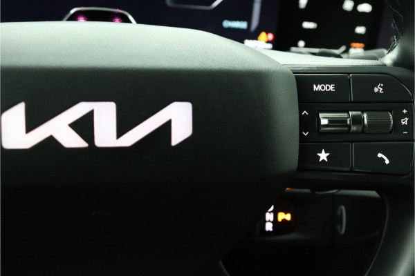 Kia EV9 GT-Line AWD 99.8 kWh - SOH 98,9% Apple Carplay/Android Auto - Cruise Control - Dodehoekdetectie - Elektrische Glazen Schuif-/Kanteldak - Navigatie - Stoel/Stuur Verwarming - Fabrieksgarantie tot 10-2031