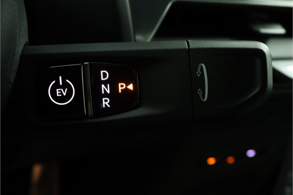 Kia EV9 GT-Line AWD 99.8 kWh - SOH 98,9% Apple Carplay/Android Auto - Cruise Control - Dodehoekdetectie - Elektrische Glazen Schuif-/Kanteldak - Navigatie - Stoel/Stuur Verwarming - Fabrieksgarantie tot 10-2031