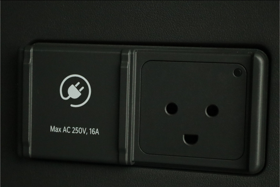 Kia EV9 GT-Line AWD 99.8 kWh - SOH 98,9% Apple Carplay/Android Auto - Cruise Control - Dodehoekdetectie - Elektrische Glazen Schuif-/Kanteldak - Navigatie - Stoel/Stuur Verwarming - Fabrieksgarantie tot 10-2031