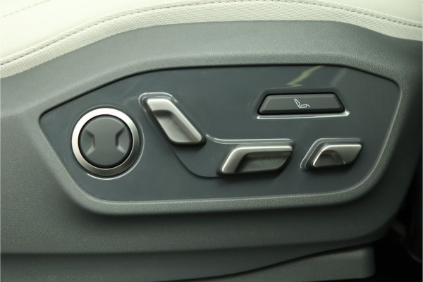 Kia EV9 GT-Line AWD 99.8 kWh - SOH 98,9% Apple Carplay/Android Auto - Cruise Control - Dodehoekdetectie - Elektrische Glazen Schuif-/Kanteldak - Navigatie - Stoel/Stuur Verwarming - Fabrieksgarantie tot 10-2031